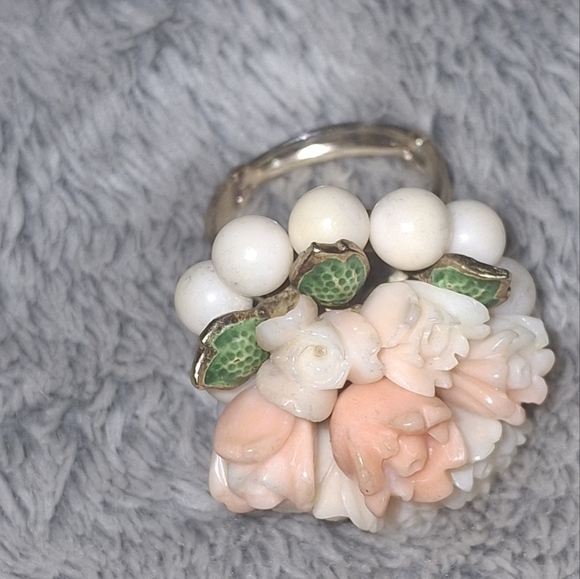 Antique 14kt Carved Coral Ring